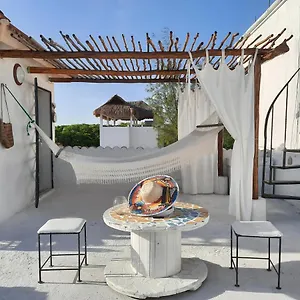 habitacion-frente-al-mar-casa-lara.quintano-roohotels.com/